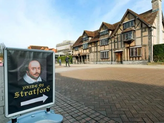 Shakespeares_Birthplace_Stratford-705x470