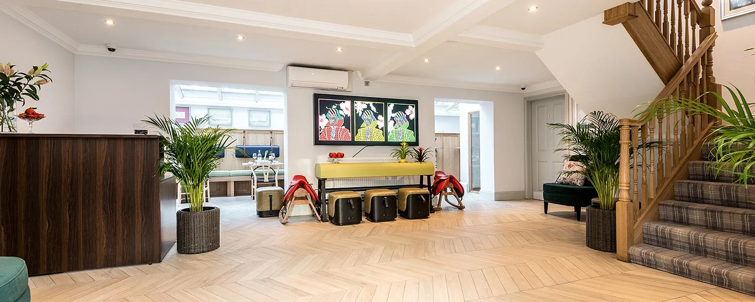 Burnside-Hotel-Reception-Banner