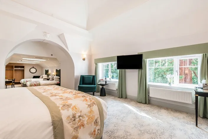Burnside-Suite-Booking-705x470