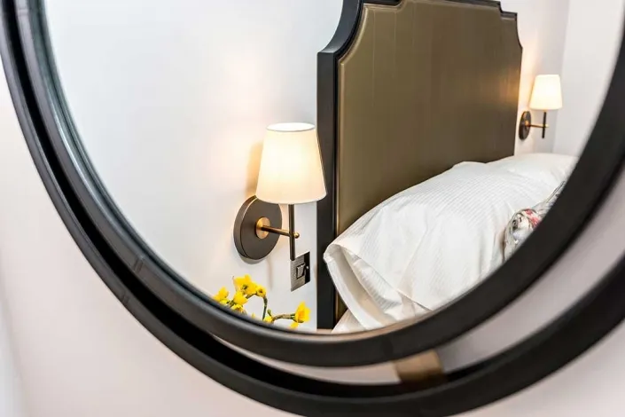 Deluxe-Double-Wall-Mirror-705x470