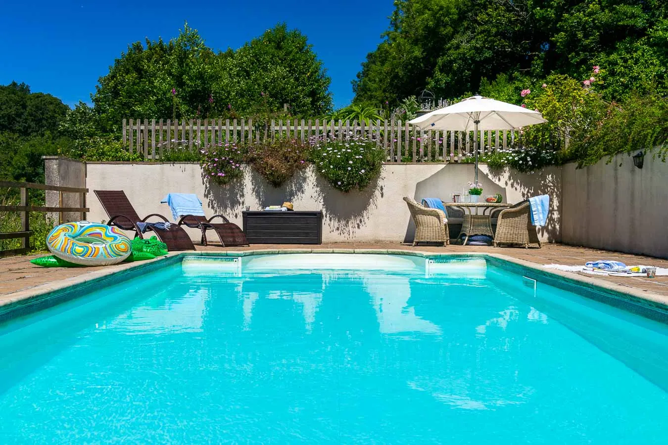 Flear House pool