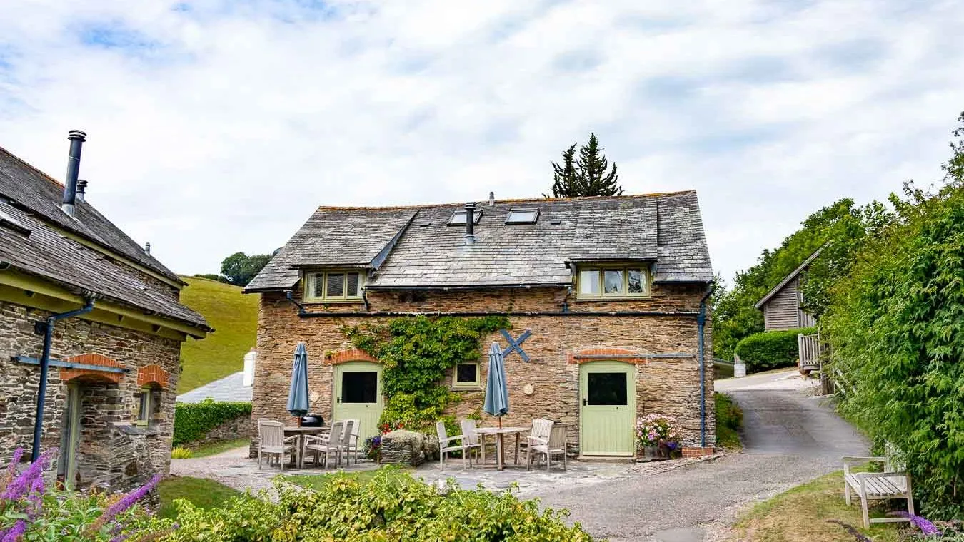 exterior photo of the sucks quarry cottage