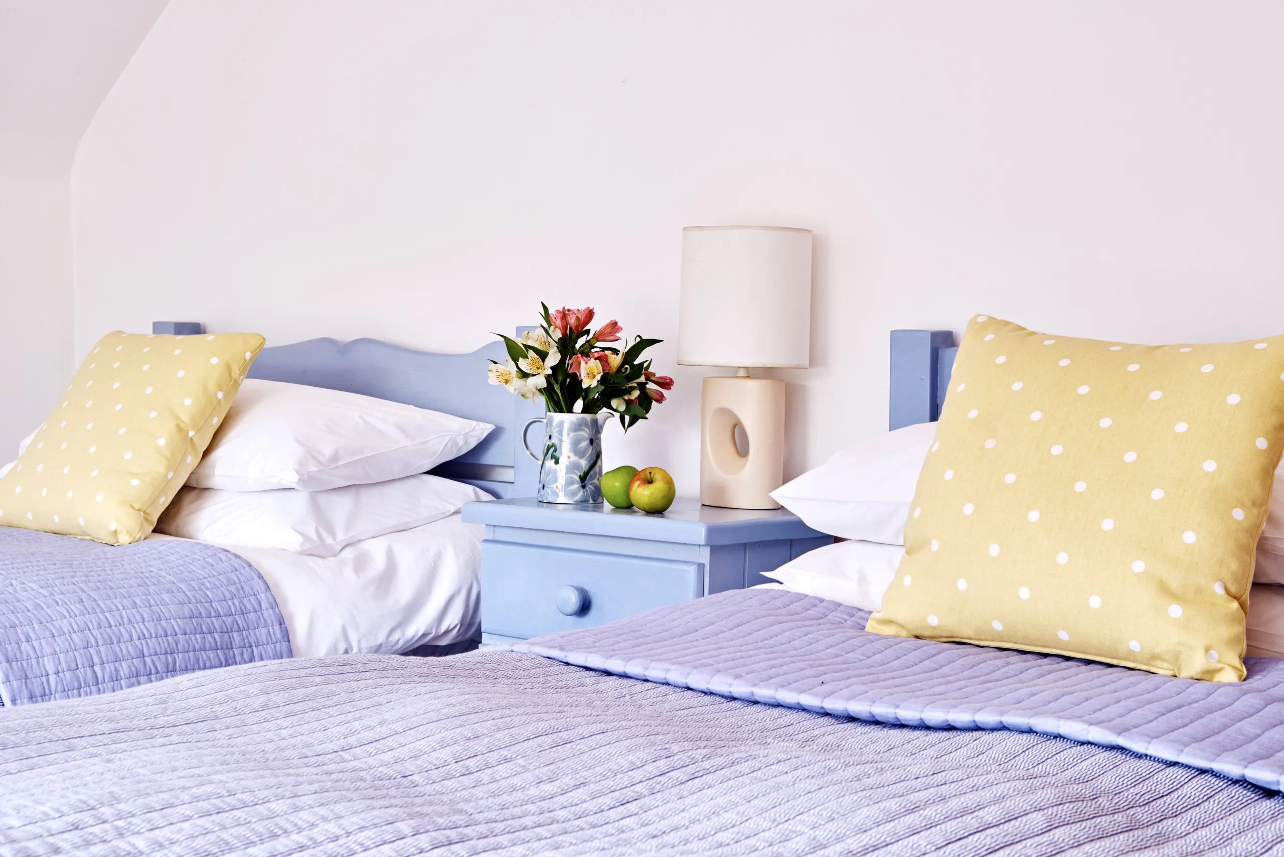 The stables twin bedroom