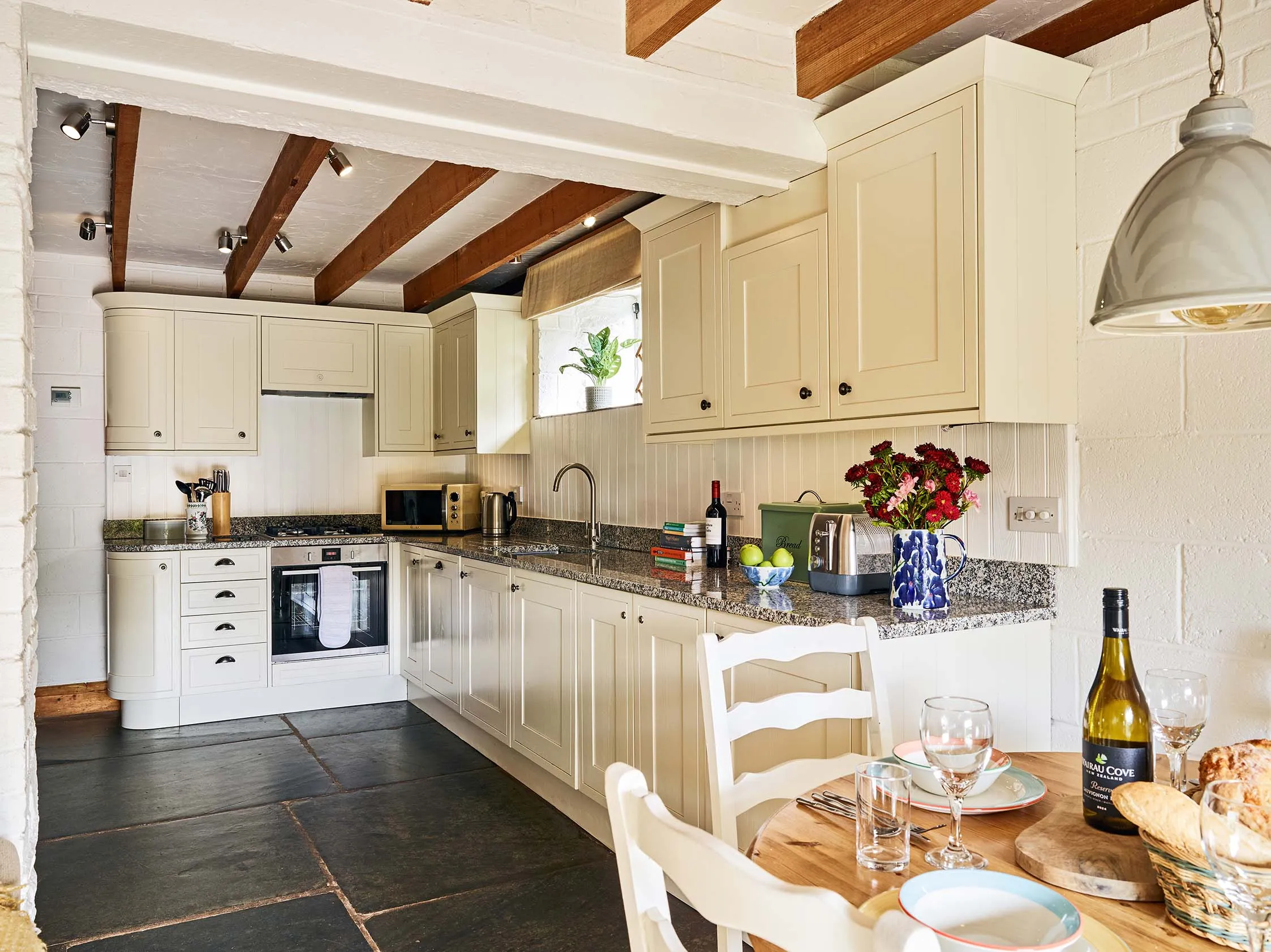 Quarry dining to kitchen 2