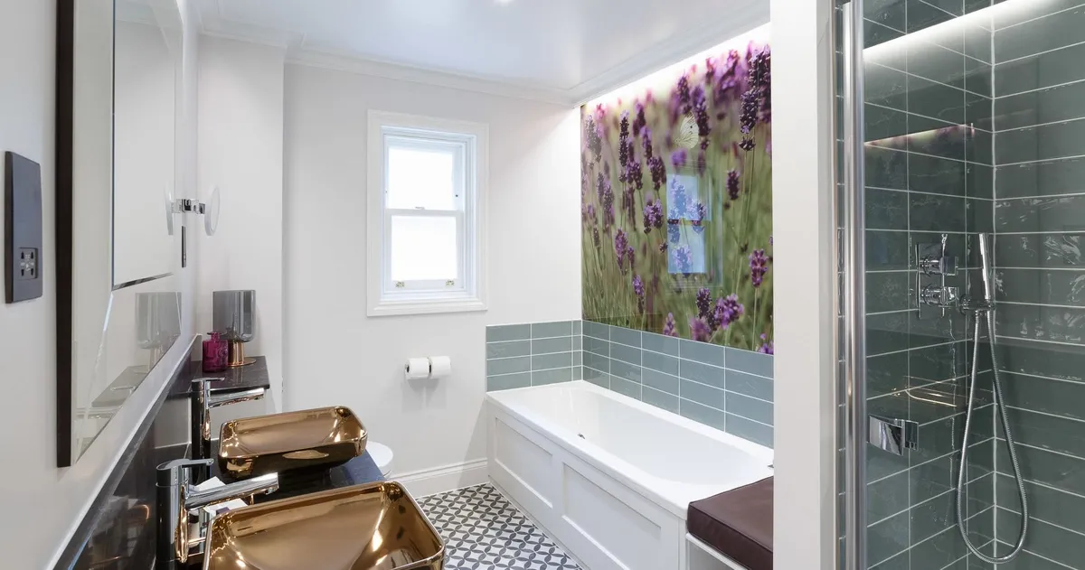 Lavendula bathroom