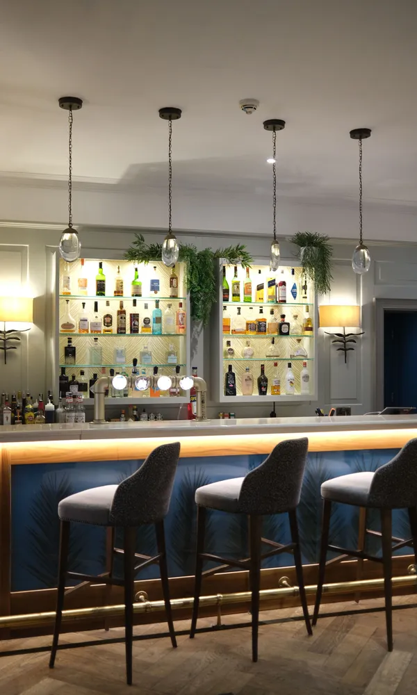 bar 6