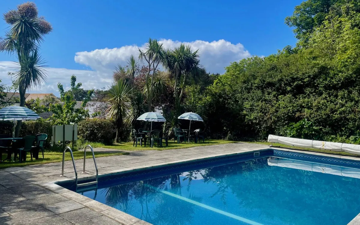 swimming-pool