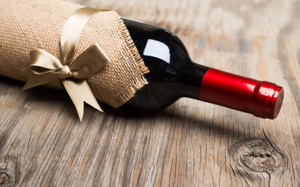 Free Bottle of Wine - Trenance Farm Cottages